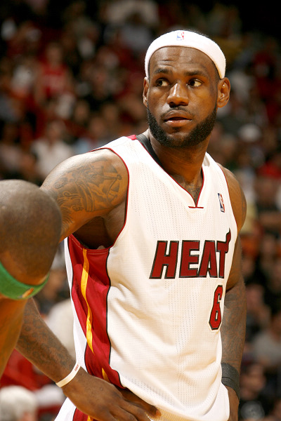 小孩哥！17岁卡尔成为欧冠最年轻连续3场进球球员